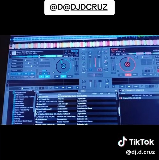Explore DJ Software Interface for Mixing Tracks
