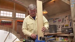 🌿 Learn how to create a stunning and functional deck box planter using cedar wood with Tom Silva and Kevin O'Connor 🌳 | This Old House