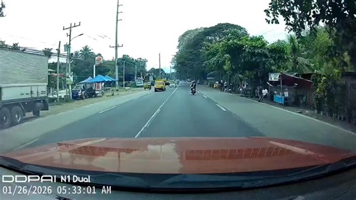 𝗟𝗔𝗡𝗧𝗔𝗪𝗔 | Nahitabong pag daro sa truck nga puno sa karga nga kabilya sa usa ka motorista nga gikamatay sa rider, nakuhaan sa Dashcam sa usa ka sakyanan sa Villanueva, Misamis Oriental VIDEO COURTESY: Lawrence Calingasan 𝗕𝗶𝘀𝗶𝘁𝗮 𝘀𝗮 𝗷𝘂𝗮𝗻𝗱𝗲𝗿𝗿𝗮𝗱𝘆𝗼.𝗰𝗼𝗺 𝗽𝗮𝗿𝗮 𝘀𝗮 𝘂𝗯𝗮𝗻 𝗽𝗮𝗻𝗴 𝗯𝗮𝗹𝗶𝘁𝗮. 𝗟𝗶𝗸𝗲, 𝗳𝗼𝗹𝗹𝗼𝘄 & 𝗦𝗵𝗮𝗿𝗲 𝗝𝘂𝗮𝗻𝗱𝗲𝗿 𝗥𝗮𝗱𝘆𝗼 𝗖𝗮𝗴𝗮𝘆𝗮𝗻 𝗱𝗲 𝗢𝗿𝗼 𝟵𝟭.𝟭 𝗙𝗠 #JUANDERRadyoCDO #RSVBroadcastingNetworkIncorporated #AngPinakamasaliganSaS