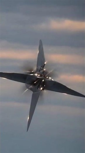 ​🛸 Mysterious Aircraft Spotted: Alien Tech or Secret Military Drone? #alien #uaps