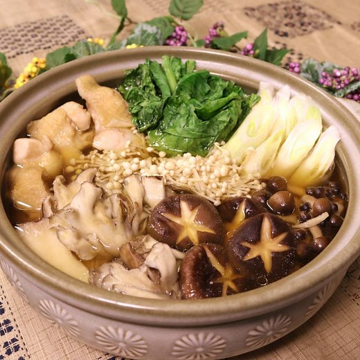 主役はきのこ！たっぷりきのこと鶏肉のお鍋 作り方・レシピ | クラシル
