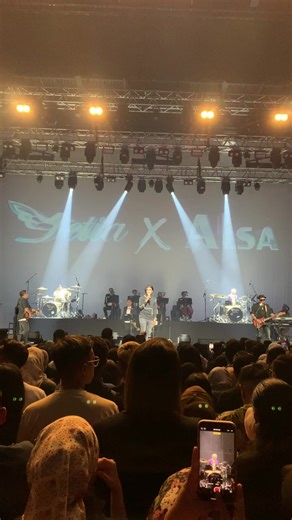 Isabella_-_Setia_Band_x_Alsa__mini_Orchestra,_live_i.mp4