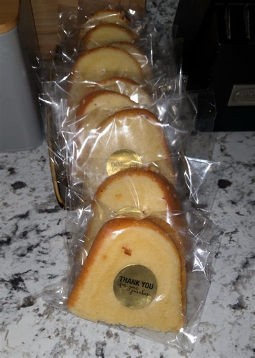 Convenient and inexpensive #packaging for your #poundcake #cake #cakeslices link below | Mama Sofana's Buttercream Dreams