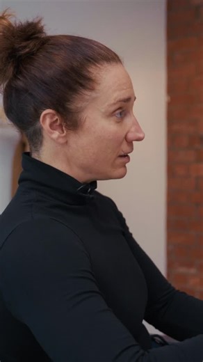 Verena Junker | Coach für Health, Performance & Mindset on Instagram: "🎙️ Das erste Podcast-Interview des Jahres ist seit Freitag live! Ich war zu Gast im „A Business Journey“ Podcast von Carsten Hiebl – und wir haben genau über das gesprochen, was viele von euch umtreibt: 👉🏽warum High Performance ohne Selbstfürsorge nicht funktioniert 👉🏽wie du Routinen aufbaust, die auch bleiben, wenn du „keine Zeit“ hast 👉🏽weshalb 5-minütige Schritte oft mehr verändern als Perfektion 👉🏽welche Gewohnhe