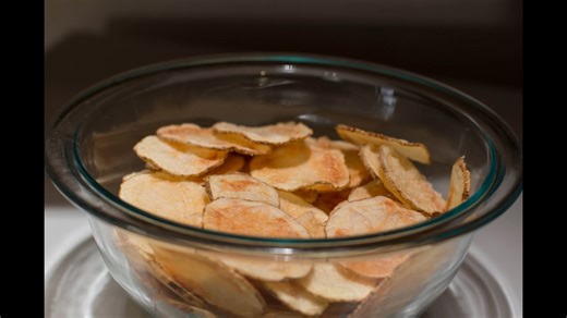 How to make crispy crunchy potato chips in the microwave