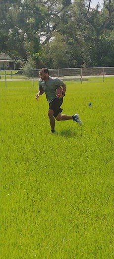 #mondayworkout Agility/Speed Drill for RB/FB Football Players. #footballdrills #footballspeed