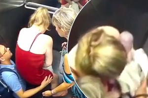 Amazing mom gives birth in an elevator