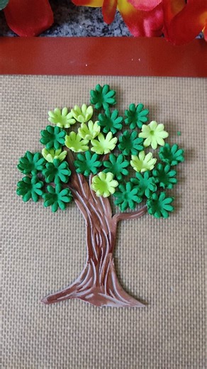 How to make 2d fondant tree / fondant tree . . . Hi this the easy way to make fondant tree . . . #fondant #fondanttree #fondantdoll #fondantfigurine #caketopper #cake #cakes #cakeart #cakeartist #cakedesign #birthdaycake #weddingcake #gumpaste #modellingchocolate | Antony Bidesh