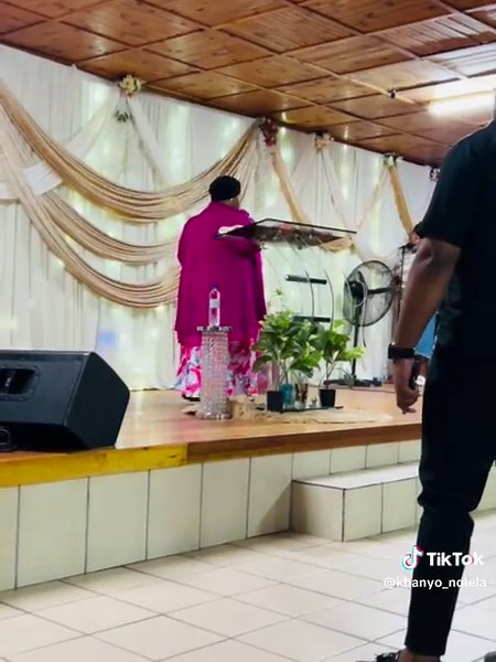 Just a girl inlove with JESUS CHRIST 😭 #diaryofacalledwoman 🌹#church #worship #tende