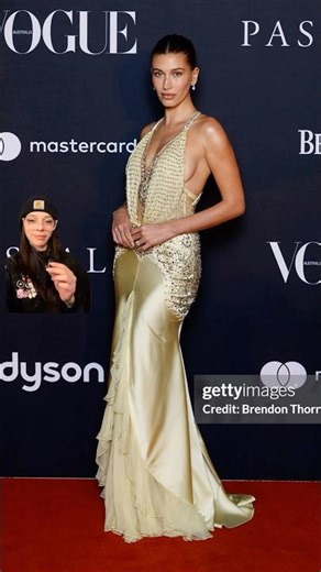 Whoever did this, please don’t stop. #fashionreview #review #fashion #redcarpet #reaction