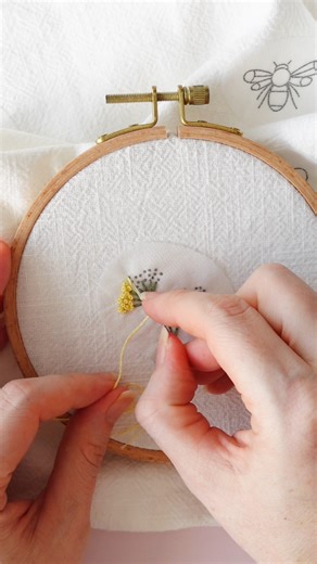 24K views · 281 reactions | Let’s stitch Queen Anne’s Lace on a throw...