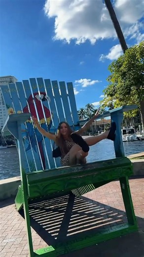 The Falling House Meme 😂🏠