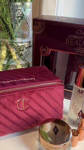 Charlotte Tilbury Award Winning Beauty Icons Set with Free Pillow Talk Gifts