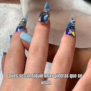 412K views · 6.7K reactions | Fui a hacerme las uñas de Cardi B en Colombia.... no sabia que podian hacer eso en mi pais #uñas #nails #lauramejia #baratovscaro | Laura Mejia | Facebook
