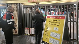 Una avaria elèctrica provoca un tall de més de 5 hores a l'L3 del metro