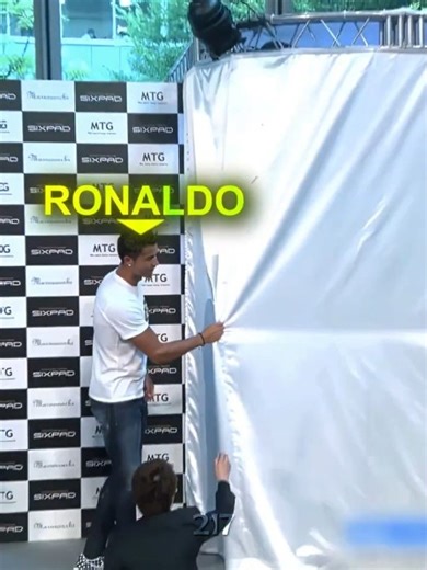 Ronaldo Unveiling His Statues...😂🔥