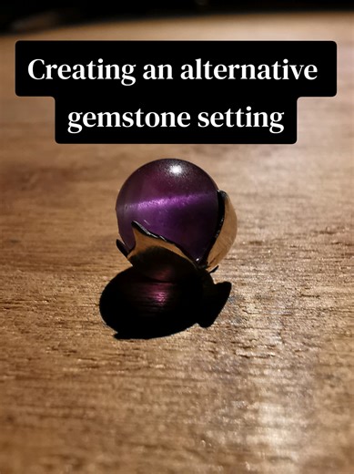 Floral Design with Amethyst: Crafting Unique Settings