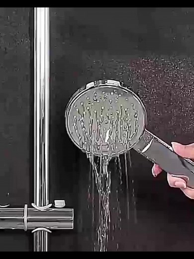 Do you have trouble with a blocked shower head? Don't hesitate, you must have a cleaning brush!#bathroom #cleaning #brush #uk