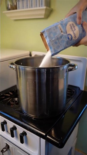 Winter bee emergency: Bee Fondant #bees #beekeeper #beehive #honey #fondant