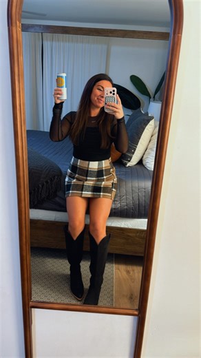 Jordan | Working Mom Life on Instagram: "If you’re also trying to balance corporate Q4 and mom Q4 at the same time…I see you❤️ Tag the working mom who’s hanging on by caffeine and calendar invites☕️ Motherhood | Mom Life | Working Mom | Corporate Life • #Motherhood #momlife #mom #modernmom #workingmom #workingmoms #momunfiltered #millennialmom #defaultparent #momstruggles #momssupportingmoms #daycaremom #momof2 #momblogger #momsover30 #workingmama #momhumor #christmas #christmasiscoming"