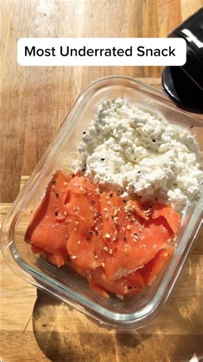 Easy High-Protein Snack 🍽️ | Cottage Cheese Bowl with Smoked Salmon & Everything Bagel Seasoning