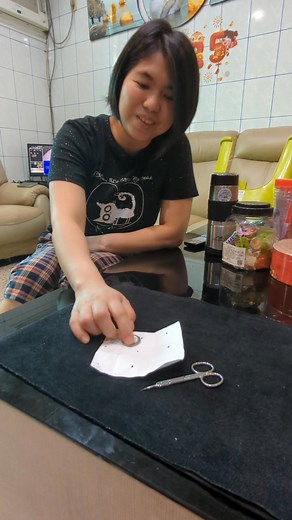 funny coin and paper and Scissors magic trick 😁#magic #魔術 | Daddytsaimagician