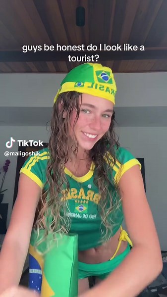 Vídeo de anna malygon (@maligoshik) relacionado a Tourist