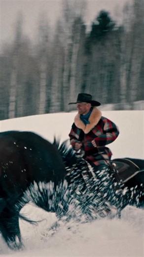 Built for this. The iconic Lined Wool Packer Coat returns. Reissued from the archives in new special-edition colors. Outfitted with two layers of Mackinaw Wool, Alaskan Guide flannel lining, and shearling collar. | Filson