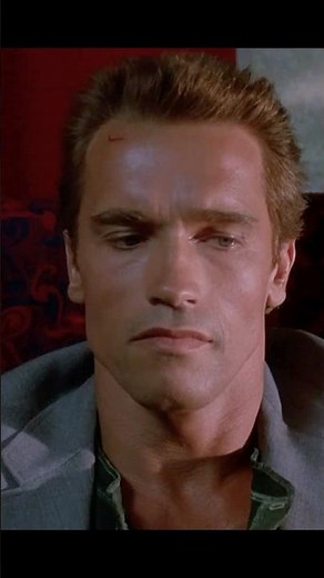 💥 Arnold's QUIETEST Takedown! 😱 | Commando (1985) - Airplane Assassin Scene