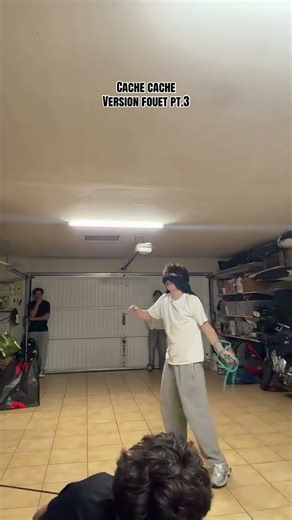 Cache cache fouet partie: 3 entre pote 😁 ( on a 17 ans )