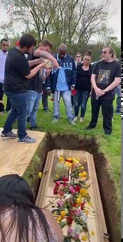 Unique Funeral Ceremony with a Funny Twist