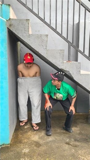 Boboiboy api gak bisa keluar dari kolong tangga terhalang pintu invisible, pakai baju ini baru bisa