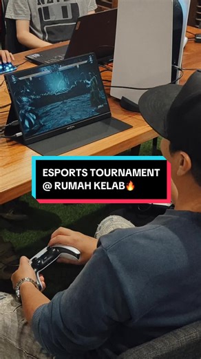 🎮🔥 BILA GAMERS BERKUMPUL, RUMAH KELAB JADI MEDAN PERANG! Rumah Kelab bukan untuk majlis rasmi je. Nak gaming event? Nak buat gathering juga? Kat sini semua ada. Dekat sini, tak payah risau pasal space sempit atau plug tak cukup, semuanya serba lengkap. ✔️ Ruang yang luas & selesa ✔️ Kemudahan lengkap – plug point, internet berkelajuan tinggi ✔️ Suasana eksklusif, bebas gangguan 📞 Berminat untuk buat event?Hubungi kami untuk pertanyaan lanjut. 019 734 8637 (RENA) #EventSpaceJohor #RumahKelab #