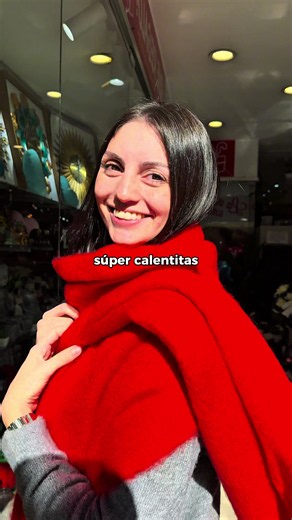 No pases frío 🥶 acá tenemos las bufandas más calentitas 🧣 #bufanda #frio #invierno #queregalo #uruguay