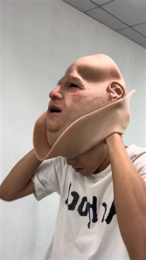 60K views · 113 reactions | 硅胶口罩#siliconemask #realistic #halloweenmask #mask #cosplay | Magicsiliconmask | Facebook