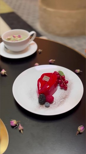 2.8K views · 30 reactions | Vous prendrez bien un bisou bisou ? Cette...