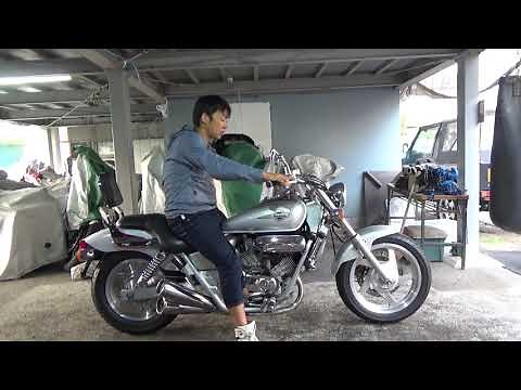 ホンダV-TWINマグナ250：参考動画：珍しいエンブレム