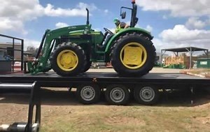 TRAILER BUILD - Mathew's Tri-Axle Flatbed Trailer Over the years we have seen may great trailer builds and none more so than country lad Mathew’s excellent 4.5T 7m tri-axle flatbed. This build is proof that if you want it done right, you gotta do it yourself! Mathew used our standard 6m Flat Top plan together with some modifications to extend the load area to 7m and upgrade the ATM to 4.5T. We provided him with a revised chassis specification (engineering certificate) detailing the necessary str