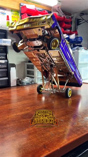 KUSTOM RC LOWRIDERS | KUSTOM BUILT SHOW HOPPER FOR THE HOMIE @bigprez818 BUILT THE RIGHT WAY NOT THE EASY WAY#redcatsixtyfour #lowrider #teampistonpump... | Instagram