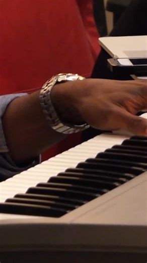 Eric Roberson on Instagram: "A slowed-down take on “Score No More” from a rehearsal way back. Hope to see y’all on the road soon. #ericroberson #honestmusic #musicmonday"