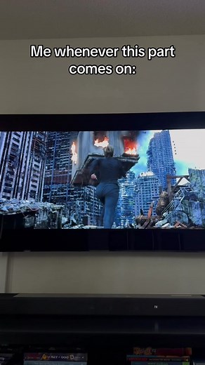 She squeaked when they said scream #shailenewoodley #divergent | divergent scream