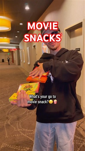 What’s the BEST movie snack?👀🍿 #movies #snacks #scarymovie #foodie #eatingshow #shorts