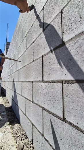 Name a better sound 🎶🎼 . #construction #blockwork #tltmasonry #bricklayer