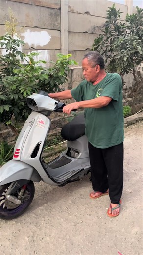 Exploring the Strength of Standard Modal in Programming