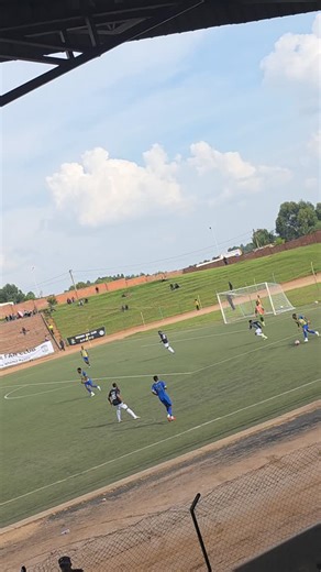 Samir Sylvestre Nsanzimana on Instagram: "#premierleague HT AS Muhanga 0-2 APR FC ⚽Byiringiro Jean Gilbert ⚽Sheikh Djibril Ouattara #football #africanfootball #africa #rwanda #instareels #viralreels #instagood #viralvideos #capcut #cap #uclfinal #injuries #ucla #championsleague #fyp"