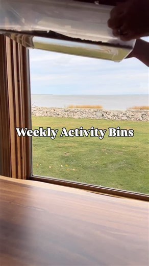 AUTUMN TREE ACTIVITY BINS | 💬 Comment “TREE” for the items I used and the clear snap containers! SAVE these ideas to make your own tree-themed activity bins! 🍂 🍁Count the Leaves - Sensory mix: lentils - Gems and printables from @chickadeeswoodentoys (discount: INSPIRED) - Clothespins 🌟To Play: Pick a card and count the number of leaves. Use gems to practice counting with 1:1 correspondence (the child places one gem on each leaf as they count). Use the clothespin to mark how many leaves are o