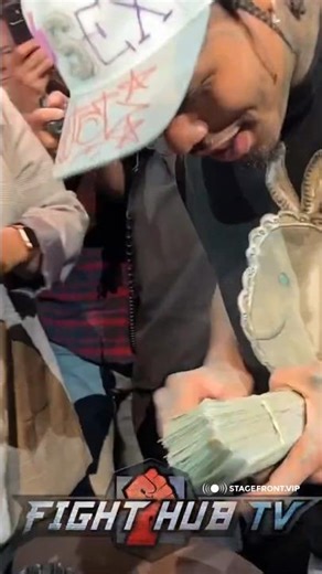 GERVONTA DAVIS FLEXES STACKS OF CASH ON RYAN GARCIA!