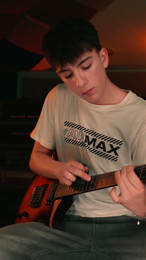 🎸STUDIANDO SI IMPARA PT.2 - L'ASSOLO pazzesco di KILLER OF GIANTS! #shorts #guitar #guitarsolo