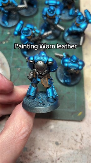 Painting Worn Leather on Space Marines #warhammer40k #painting #spacemarines