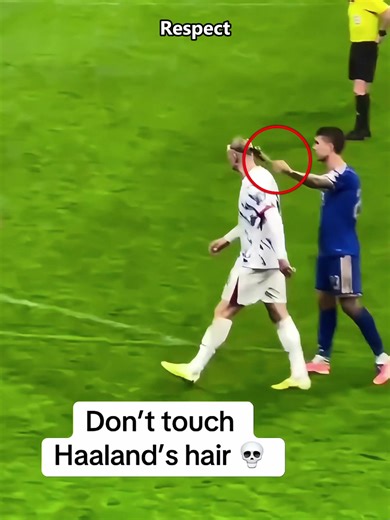 Respect is more impressive than any goal! #player #respect #fyp #footballtiktok #tiktok